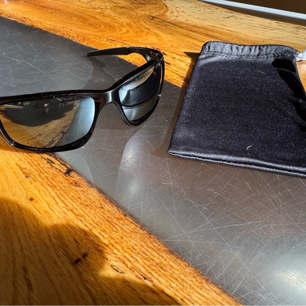 Oakley - CANTEEN Sunglasses